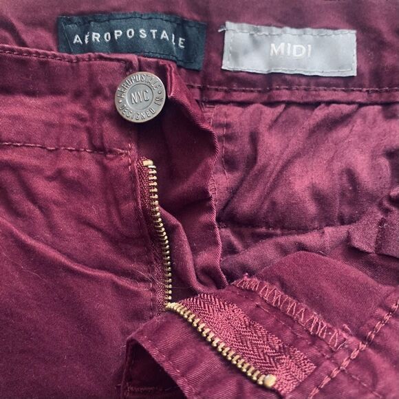 Aeropostale Maroon Cuffed Midi Shorts Size 6 - Picture 2 of 7